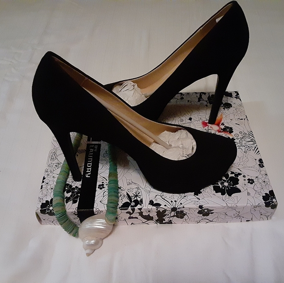 Black velvet heels - Picture 3 of 3